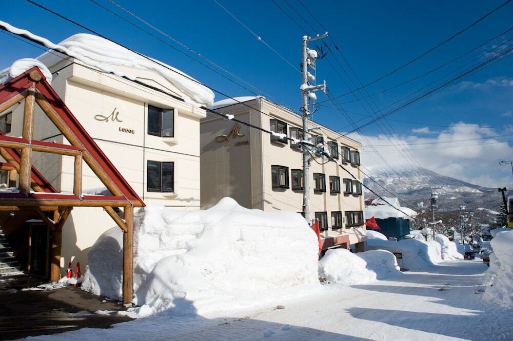 M Lodge Куттян Экстерьер фото